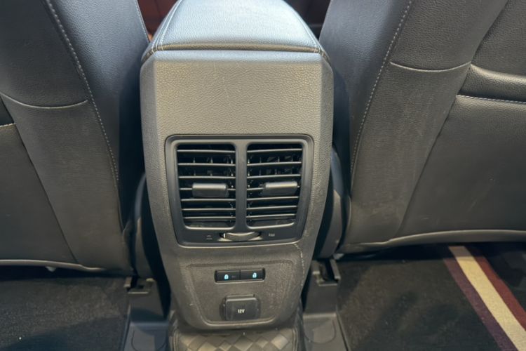 Used Ford Kuga 2019 EcoBoost 180 Two-Wheel-Drive Platinum Edition China VI Standard Exterior 12