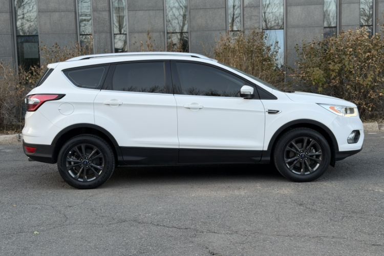 Used Ford Kuga 2019 EcoBoost 180 Two-Wheel-Drive Platinum Edition China VI Standard Exterior 3