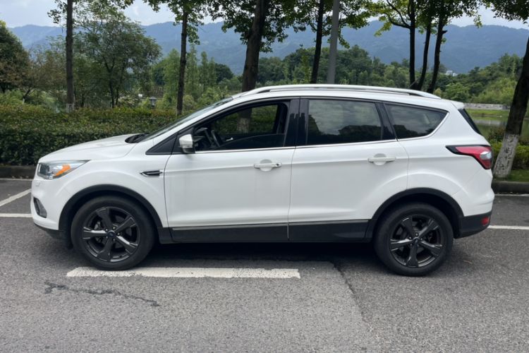 Used Ford Kuga 2019 EcoBoost 180 Two-Wheel-Drive Titanium Plus Model China V Standard Exterior 3