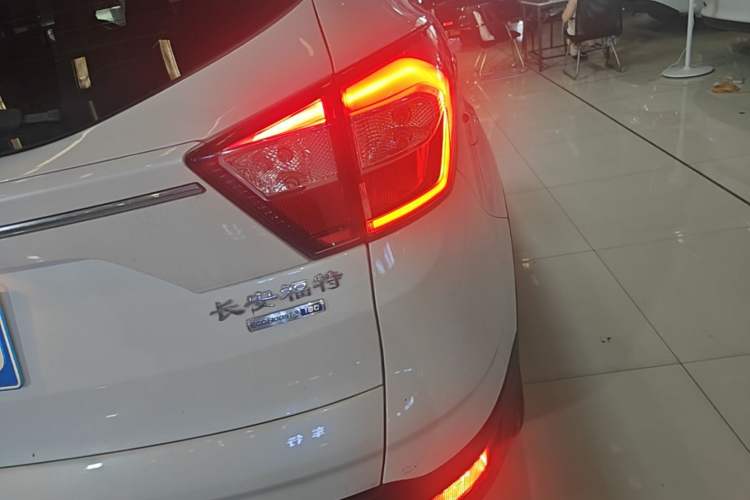 Used Ford Kuga 2019 EcoBoost 180 Two-Wheel-Drive Platinum Edition China VI Standard Exterior 3