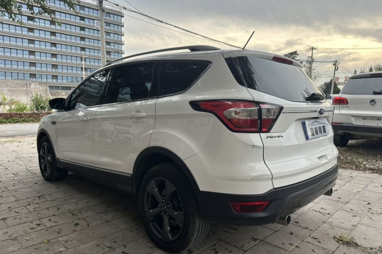 Used Ford Kuga 2019 EcoBoost 180 Two-Wheel-Drive Titanium Plus Model China VI Standard Exterior 3