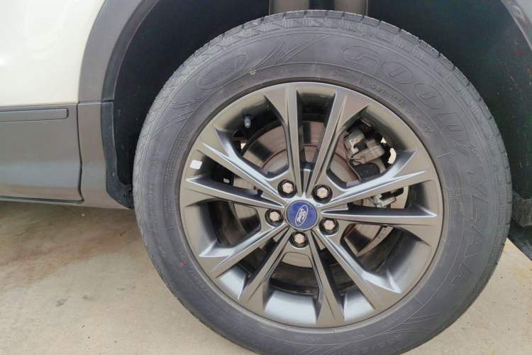Used Ford Kuga 2019 EcoBoost 180 Two-Wheel-Drive Platinum Edition China VI Standard Exterior 6