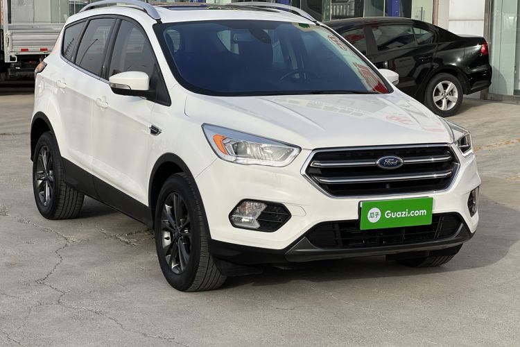 Used Ford Kuga 2019 EcoBoost 180 Two-Wheel-Drive Platinum Edition China VI Standard Front Right 45 Deg