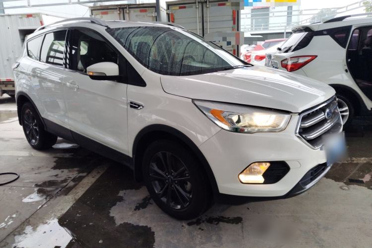 Used Ford Kuga 2019 EcoBoost 180 Two-Wheel-Drive Platinum Edition China VI Standard Front Right 45 Deg