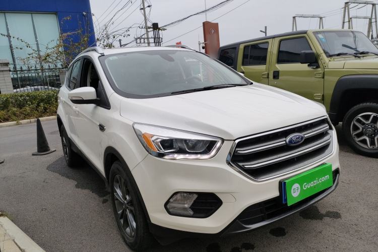 Used Ford Kuga 2019 EcoBoost 180 Two-Wheel-Drive Platinum Edition China VI Standard Front Right 45 Deg