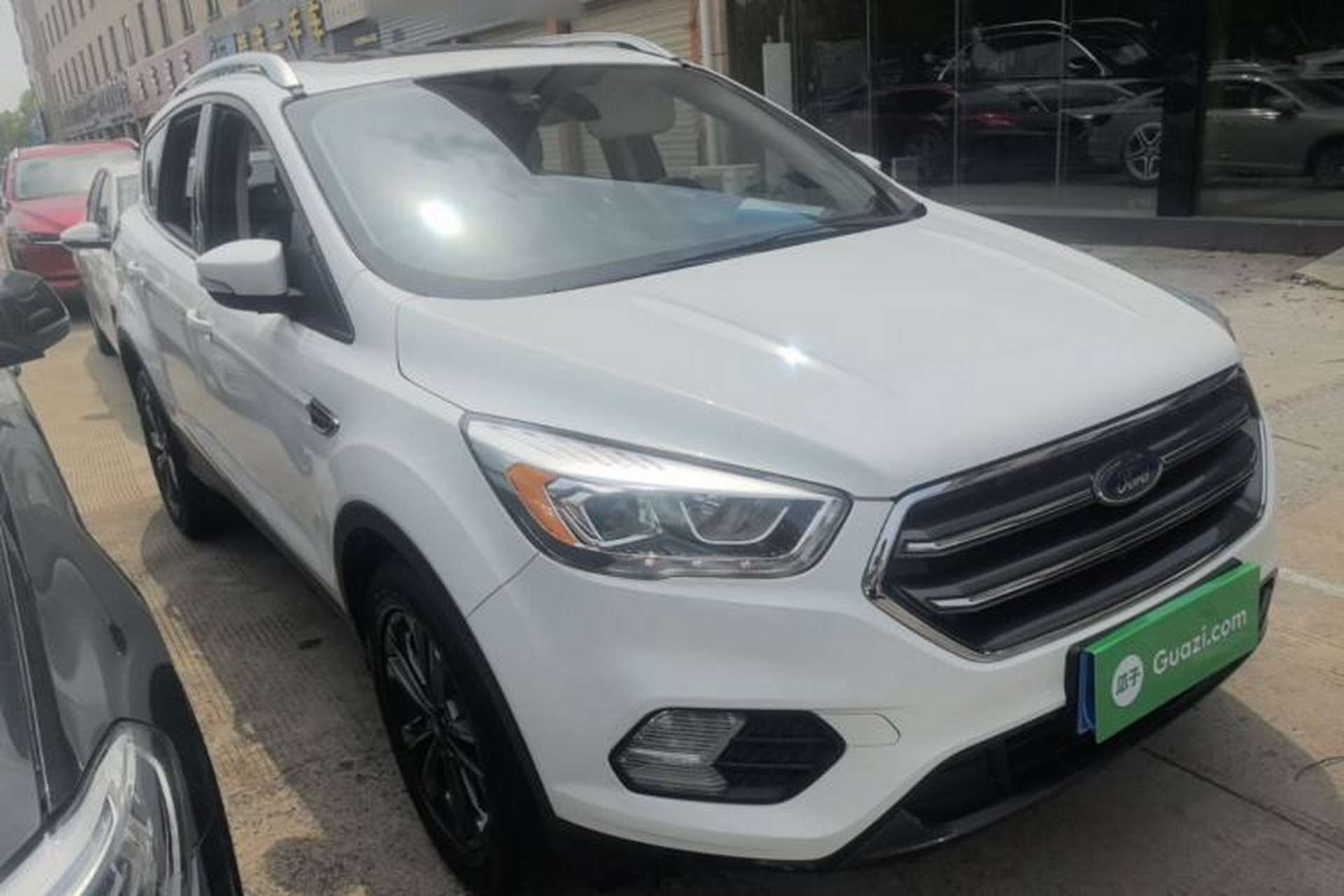 Used Ford Kuga 2019 EcoBoost 180 Two-Wheel-Drive Platinum Edition China VI Standard Front Right 45 Deg