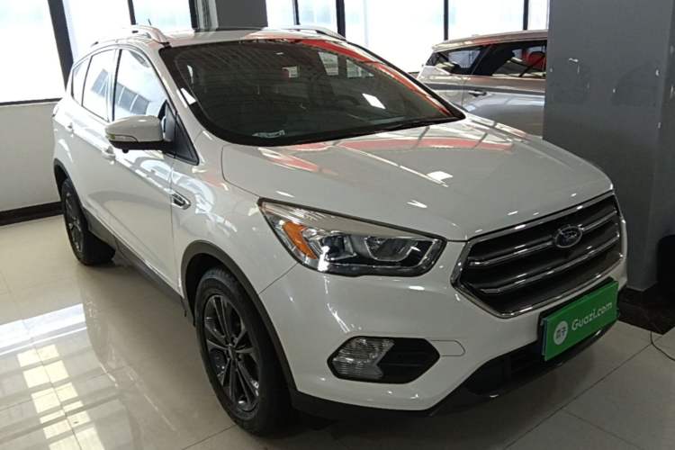 Used Ford Kuga 2019 EcoBoost 180 Two-Wheel-Drive Platinum Edition China VI Standard Front Right 45 Deg