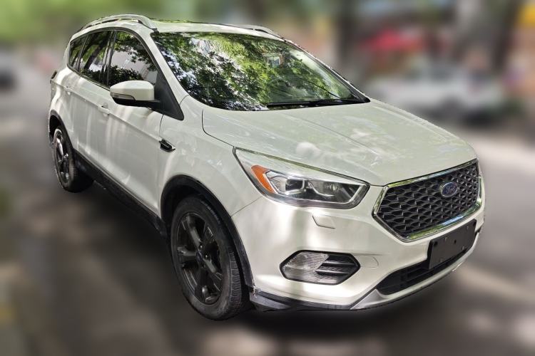 Used Ford Kuga 2019 EcoBoost 180 Two-Wheel-Drive Titanium Plus Model China VI Standard Front Right 45 Deg