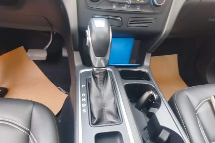 Used Ford Kuga 2019 EcoBoost 180 Two-Wheel-Drive Platinum Edition China VI Standard Gear Lever