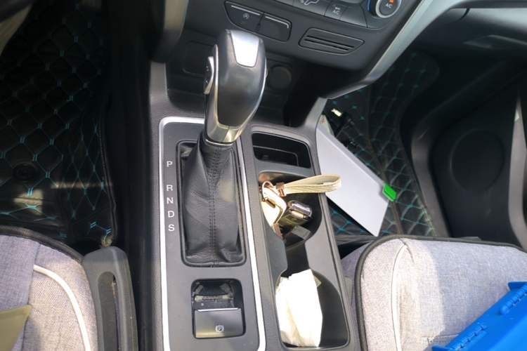 Used Ford Kuga 2019 EcoBoost 180 Two-Wheel-Drive Platinum Edition China VI Standard Gear Lever