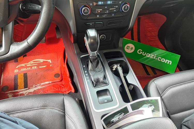 Used Ford Kuga 2019 EcoBoost 180 Two-Wheel-Drive Platinum Edition China VI Standard Gear Lever