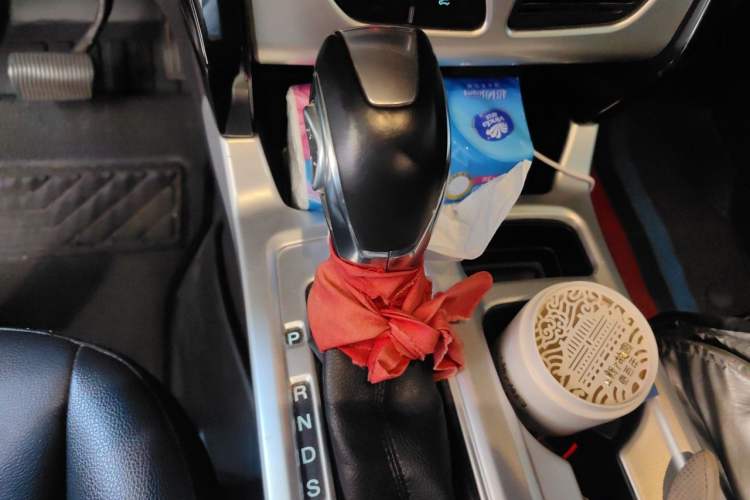 Used Ford Kuga 2019 EcoBoost 180 Two-Wheel-Drive Titanium Plus Model China V Standard Gear Lever