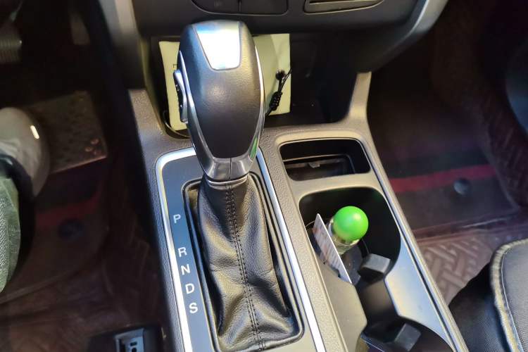 Used Ford Kuga 2019 EcoBoost 180 Two-Wheel-Drive Platinum Edition China VI Standard Gear Lever