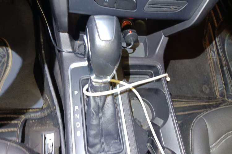Used Ford Kuga 2019 EcoBoost 180 Two-Wheel-Drive Platinum Edition China VI Standard Gear Lever