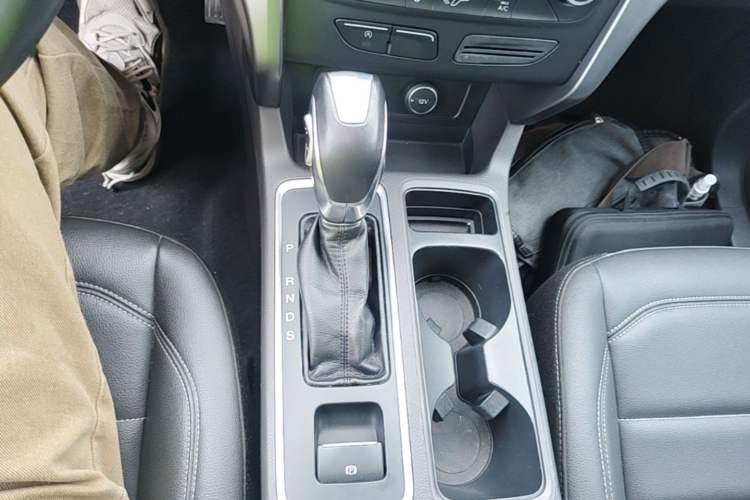 Used Ford Kuga 2019 EcoBoost 180 Two-Wheel-Drive Platinum Edition China VI Standard Gear Lever
