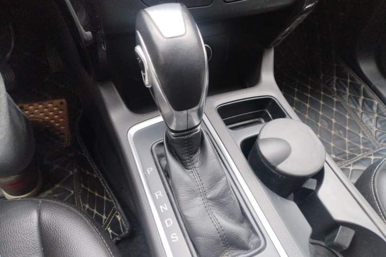 Used Ford Kuga 2019 EcoBoost 180 Two-Wheel-Drive Titanium Plus Model China VI Standard Gear Lever