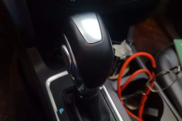 Used Ford Kuga 2019 EcoBoost 180 Two-Wheel-Drive Platinum Edition China VI Standard Gear Lever