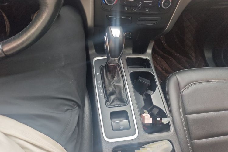 Used Ford Kuga 2019 EcoBoost 180 Two-Wheel-Drive Platinum Edition China VI Standard Gear Lever