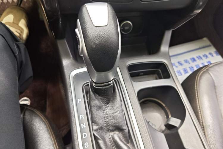 Used Ford Kuga 2019 EcoBoost 180 Two-Wheel-Drive Titanium Plus Model China VI Standard Gear Lever