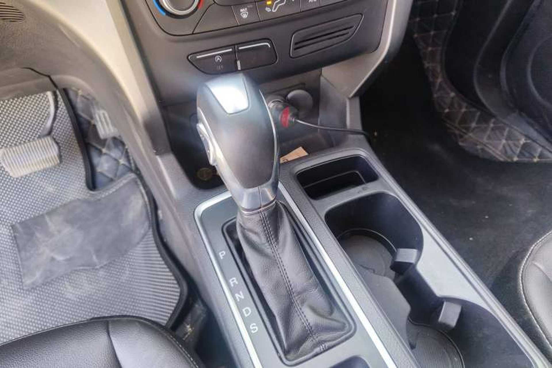 Used Ford Kuga 2019 EcoBoost 180 Two-Wheel-Drive Platinum Edition China VI Standard Gear Lever