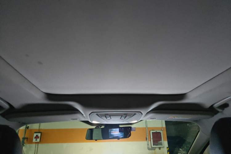 Used Ford Kuga 2019 EcoBoost 180 Two-Wheel-Drive Titanium Plus Model China VI Standard Headliner