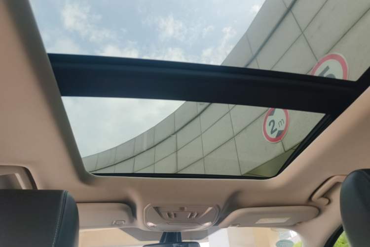 Used Ford Kuga 2019 EcoBoost 180 Two-Wheel-Drive Platinum Edition China VI Standard Headliner