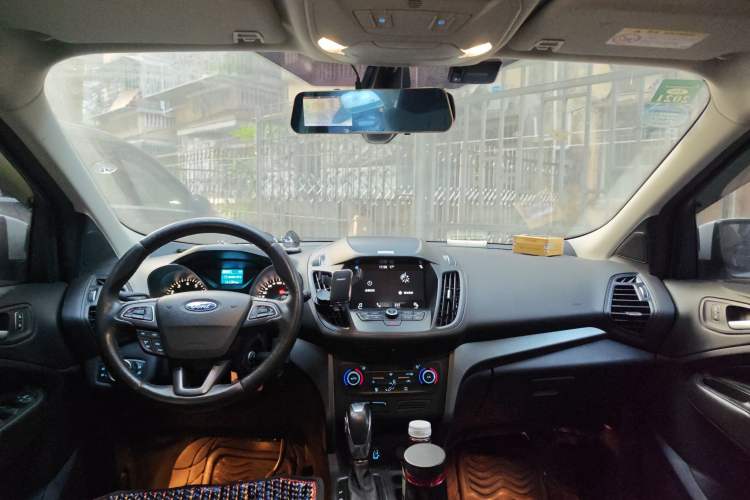 Used Ford Kuga 2019 EcoBoost 180 Two-Wheel-Drive Platinum Edition China V Standard Headliner