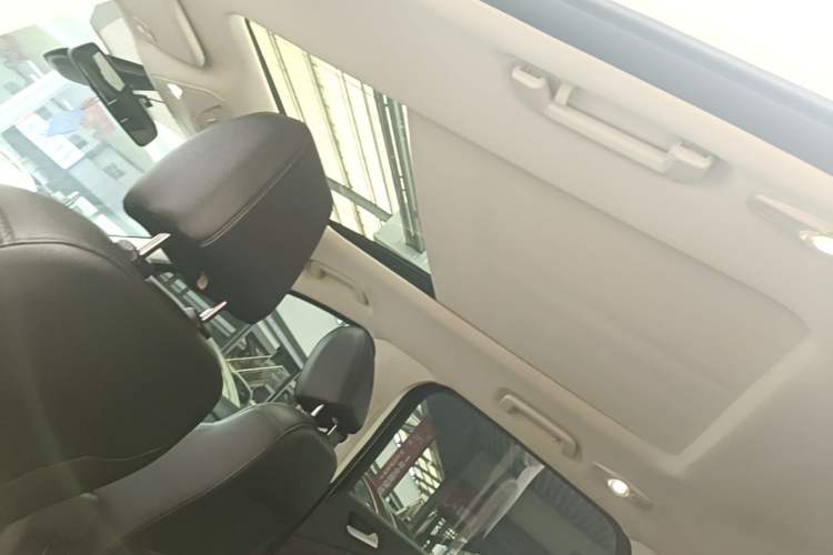 Used Ford Kuga 2019 EcoBoost 180 Two-Wheel-Drive Platinum Edition China VI Standard Headliner
