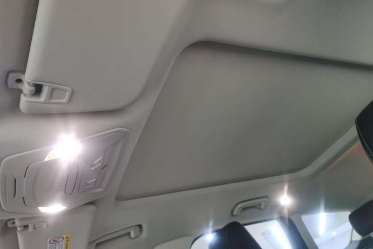 Used Ford Kuga 2019 EcoBoost 180 Two-Wheel-Drive Platinum Edition China VI Standard Headliner