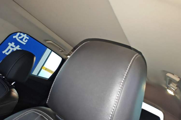 Used Ford Kuga 2019 EcoBoost 180 Two-Wheel-Drive Titanium Plus Model China VI Standard Headliner