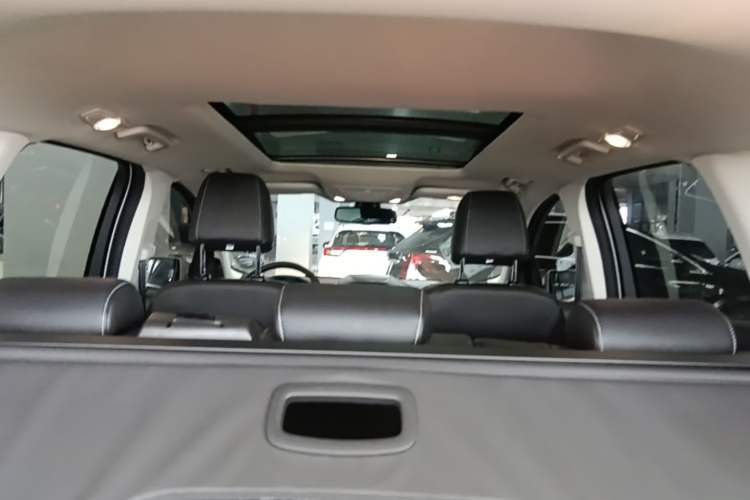 Used Ford Kuga 2019 EcoBoost 180 Two-Wheel-Drive Platinum Edition China VI Standard Headliner