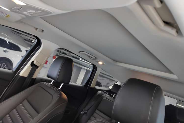 Used Ford Kuga 2019 EcoBoost 180 Two-Wheel-Drive Titanium Plus Model China VI Standard Headliner