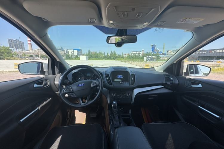 Used Ford Kuga 2019 EcoBoost 180 Two-Wheel-Drive Platinum Edition China VI Standard Interior 1