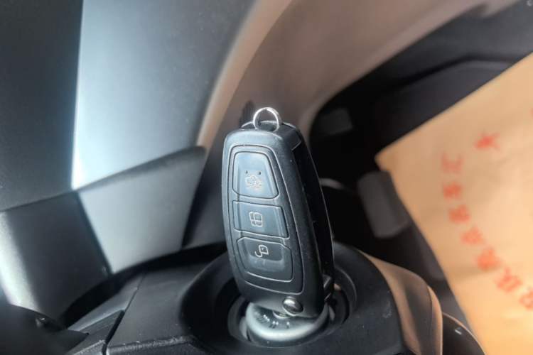 Used Ford Kuga 2019 EcoBoost 180 Two-Wheel-Drive Platinum Edition China VI Standard Interior 1