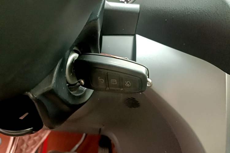 Used Ford Kuga 2019 EcoBoost 180 Two-Wheel-Drive Platinum Edition China VI Standard Interior 1