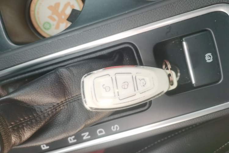Used Ford Kuga 2019 EcoBoost 180 Two-Wheel-Drive Titanium Plus Model China VI Standard Interior 1