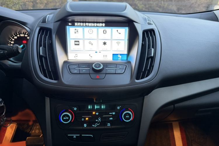Used Ford Kuga 2019 EcoBoost 180 Two-Wheel-Drive Platinum Edition China VI Standard Interior 10