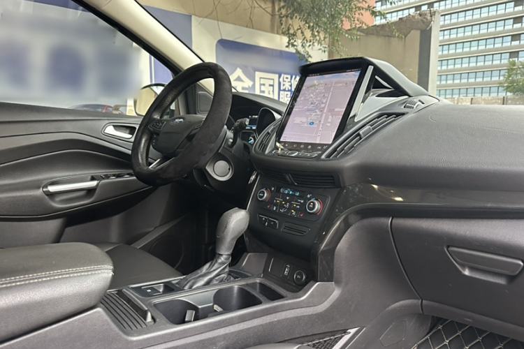 Used Ford Kuga 2019 EcoBoost 180 Two-Wheel-Drive Titanium Plus Model China VI Standard Interior 10
