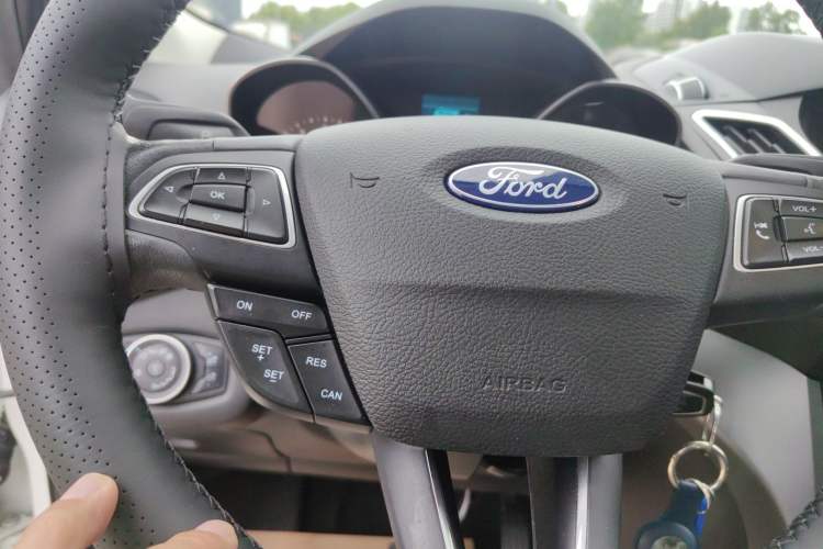 Used Ford Kuga 2019 EcoBoost 180 Two-Wheel-Drive Platinum Edition China VI Standard Interior 11