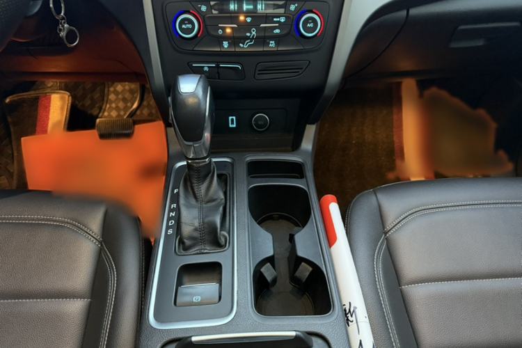 Used Ford Kuga 2019 EcoBoost 180 Two-Wheel-Drive Platinum Edition China VI Standard Interior 13