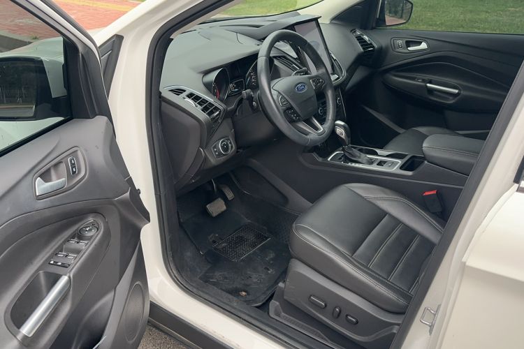Used Ford Kuga 2019 EcoBoost 180 Two-Wheel-Drive Titanium Plus Model China VI Standard Interior 2