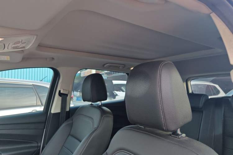 Used Ford Kuga 2019 EcoBoost 180 Two-Wheel-Drive Platinum Edition China VI Standard Interior 2