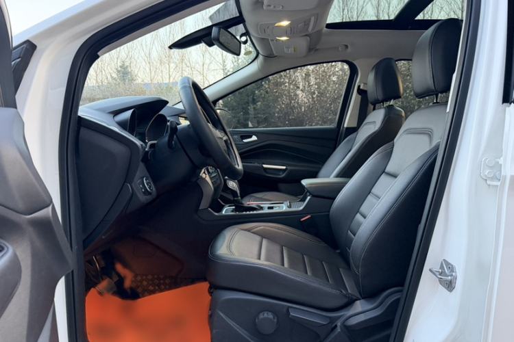 Used Ford Kuga 2019 EcoBoost 180 Two-Wheel-Drive Platinum Edition China VI Standard Interior 2