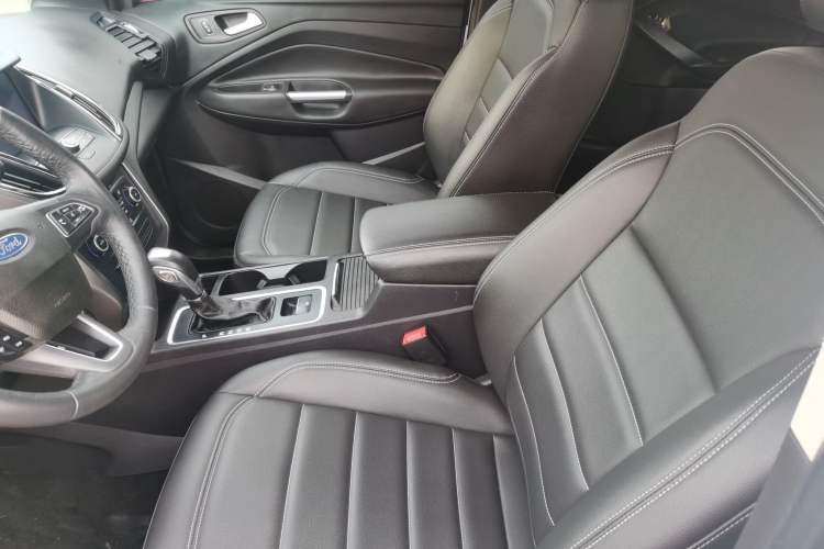 Used Ford Kuga 2019 EcoBoost 180 Two-Wheel-Drive Platinum Edition China VI Standard Interior 2