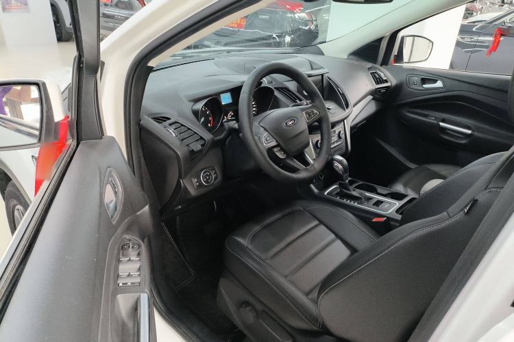 Used Ford Kuga 2019 EcoBoost 180 Two-Wheel-Drive Titanium Plus Model China VI Standard Interior 2