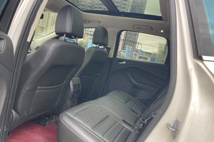 Used Ford Kuga 2019 EcoBoost 180 Two-Wheel-Drive Platinum Edition China VI Standard Interior 3