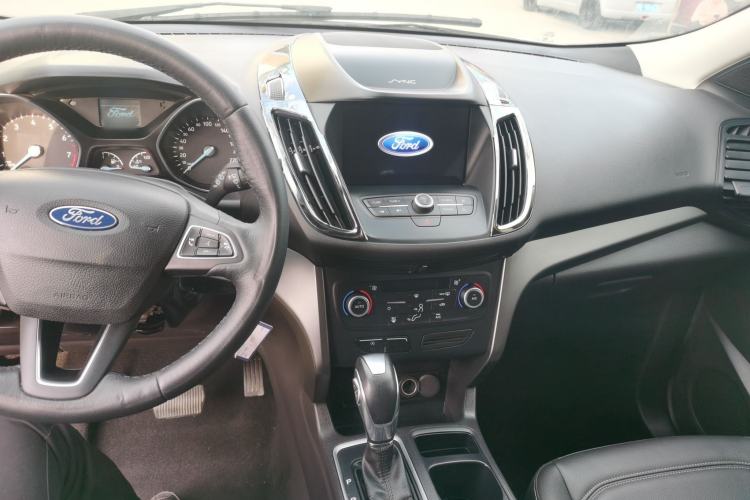 Used Ford Kuga 2019 EcoBoost 180 Two-Wheel-Drive Platinum Edition China VI Standard Interior 3