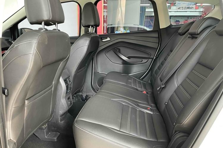 Used Ford Kuga 2019 EcoBoost 180 Two-Wheel-Drive Titanium Plus Model China VI Standard Interior 3