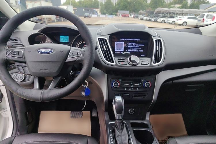 Used Ford Kuga 2019 EcoBoost 180 Two-Wheel-Drive Platinum Edition China VI Standard Interior 3