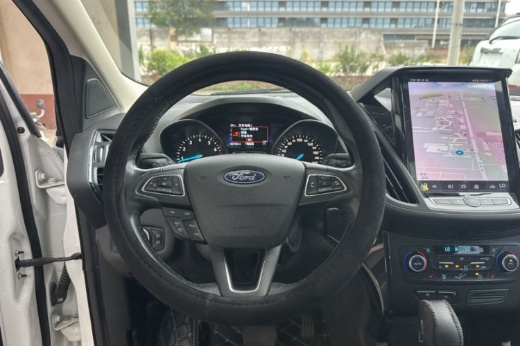 Used Ford Kuga 2019 EcoBoost 180 Two-Wheel-Drive Titanium Plus Model China VI Standard Interior 3